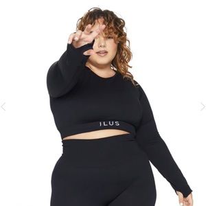 Ilus Label SEAMLUX INTENSIFY LONG SLEEVE CROPPED TOP Black Size Medium NWT